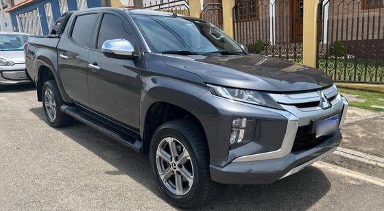 MITSUBISHI L200 TRITON 2.4 16V TURBO DIESEL SPORT HPE CD 4P 4X4 AUTOMÁTICO